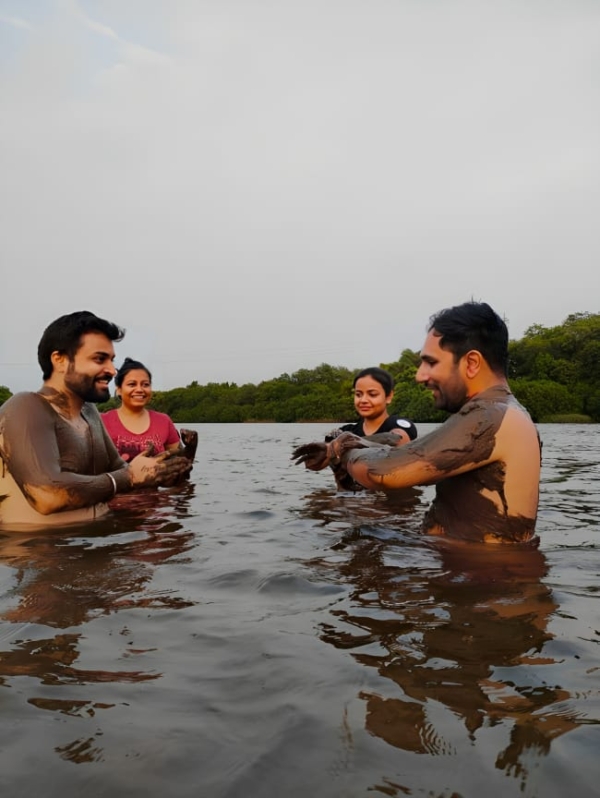Mud Bathing Experience at Chorão - Image 2